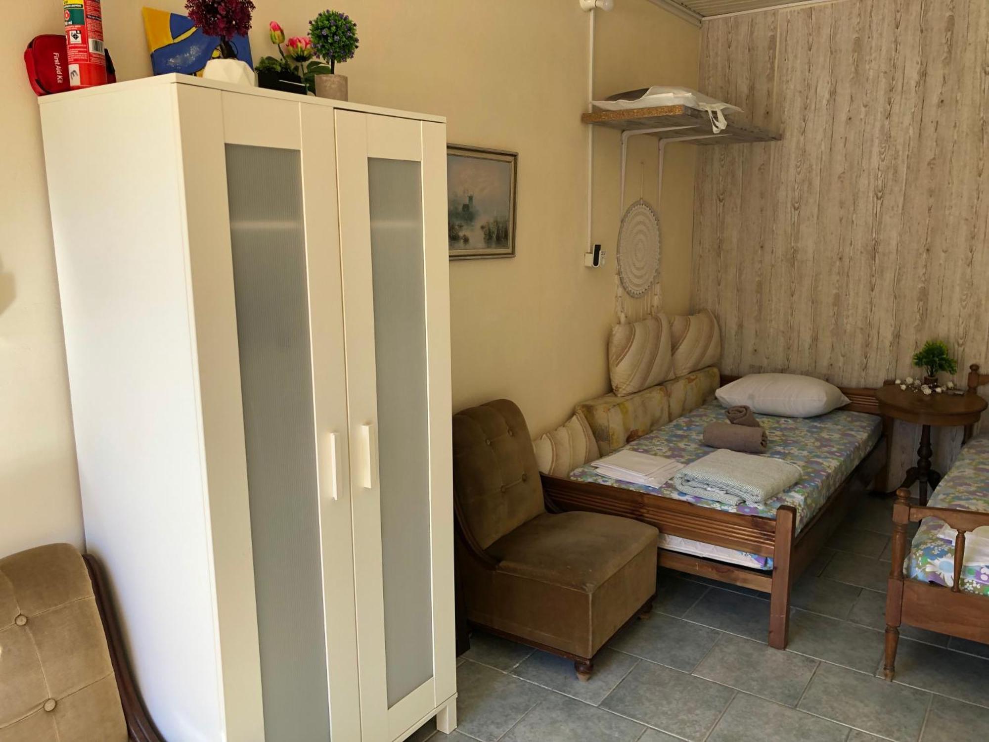 Converted Shed Studio & Garden Hanging Bed Pórto Ráfti Zewnętrze zdjęcie